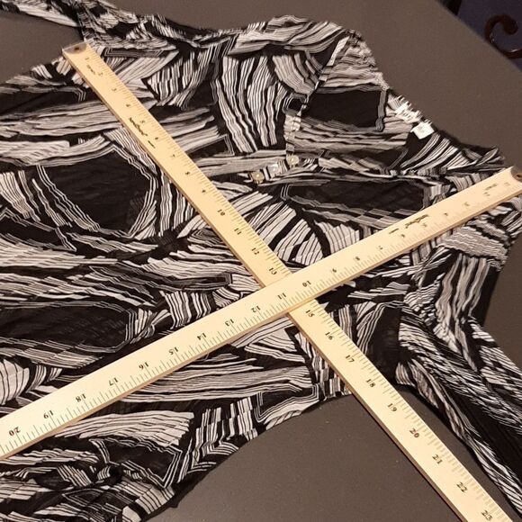 Cato Black and White Quarter Sleeve Sheer Shirt - Picture 9 of 9